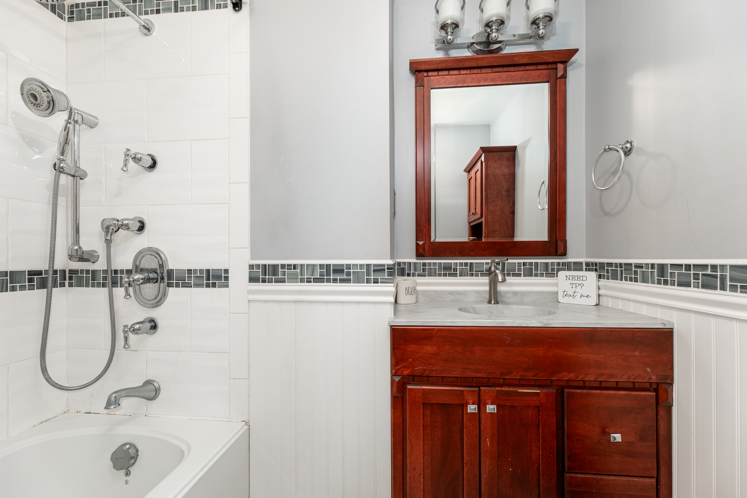 Milford, Connecticut, 06460, United States, 3 Bedrooms Bedrooms, ,3 BathroomsBathrooms,Residential,For Sale,1991692