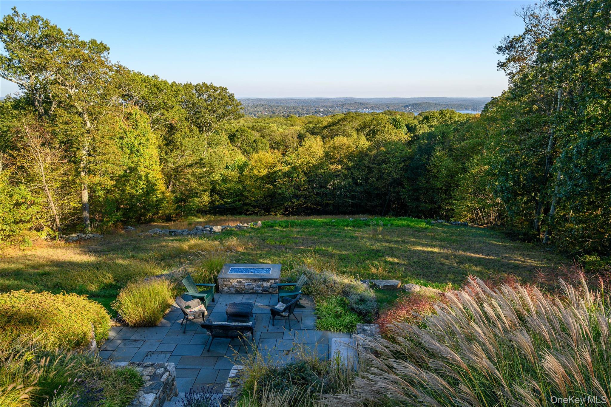 Call Listing Agent, Connecticut, 06812, United States, 5 Bedrooms Bedrooms, ,6 BathroomsBathrooms,Residential,For Sale,1991031