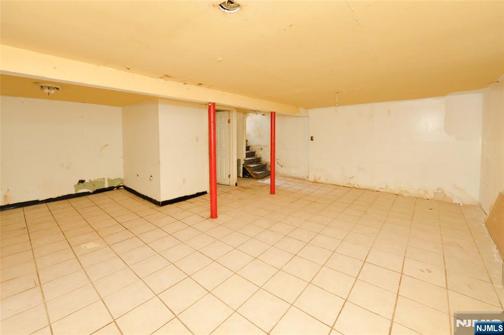 Irvington, New Jersey, 07111, United States, 5 Bedrooms Bedrooms, ,3 BathroomsBathrooms,Residential,For Sale,1885475