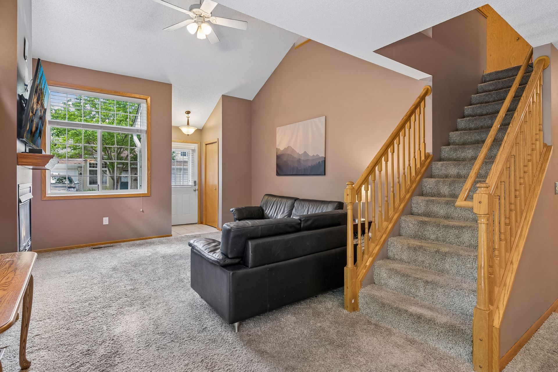  Private Woodland Townhome Near Parks and Recreation - 物件實景