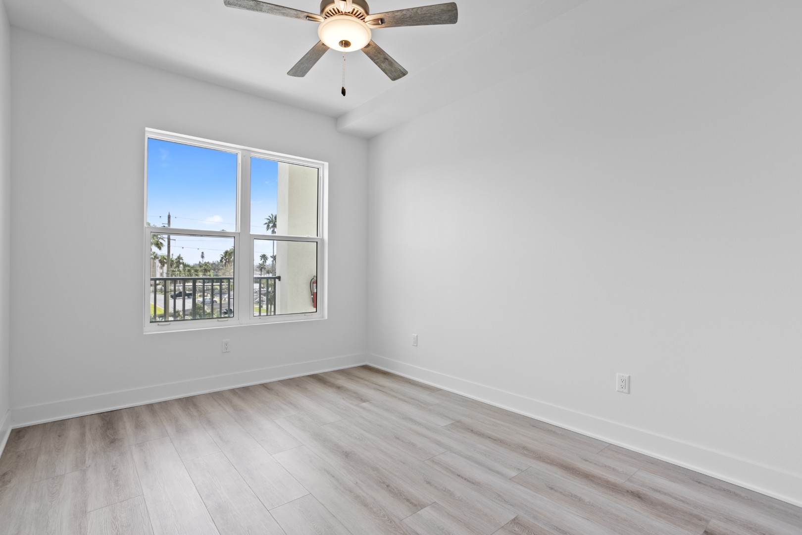 Madeira Beach, Florida, 33708, United States, 3 Bedrooms Bedrooms, ,3 BathroomsBathrooms,Residential,For Sale,1854294