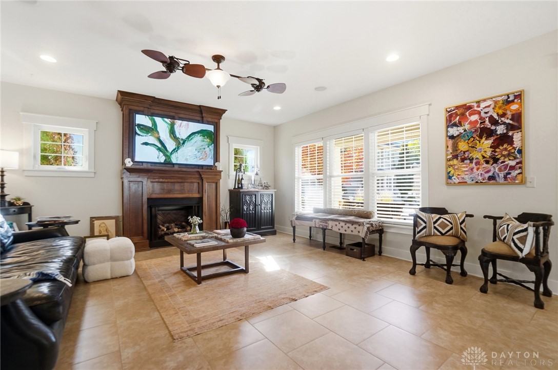 Oakwood, Ohio, 45409, United States, 3 Bedrooms Bedrooms, ,3 BathroomsBathrooms,Residential,For Sale,1991510