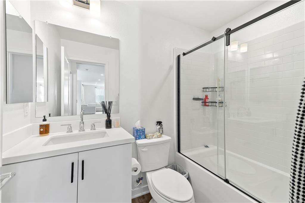 Compton, California, 90221, United States, 9 Bedrooms Bedrooms, ,Residential,For Sale,1982373