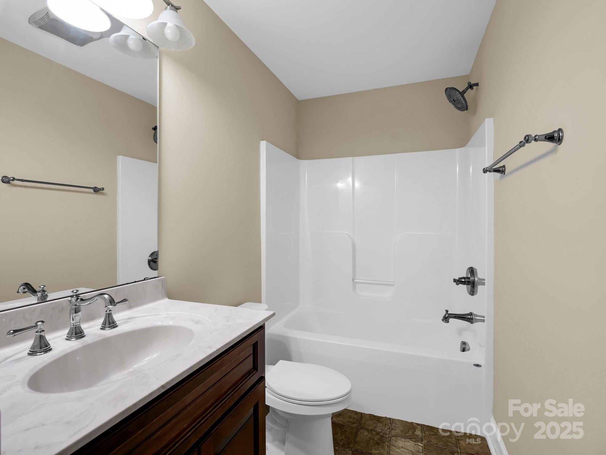 Lincolnton, North Carolina, 28092, United States, 3 Bedrooms Bedrooms, ,3 BathroomsBathrooms,Residential,For Sale,2005989