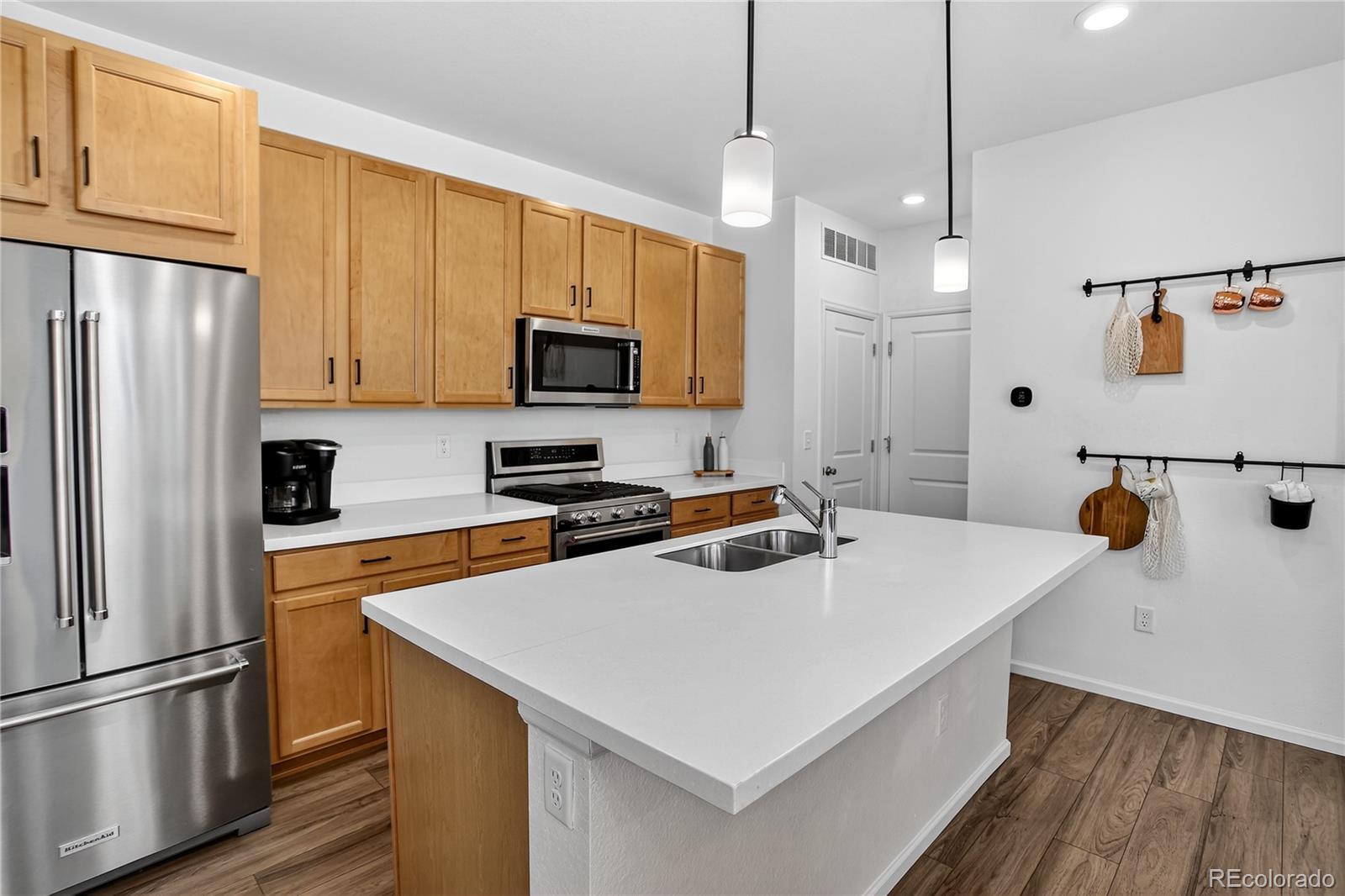 Longmont, Colorado, 80504, United States, 3 Bedrooms Bedrooms, ,2 BathroomsBathrooms,Residential,For Sale,1950187