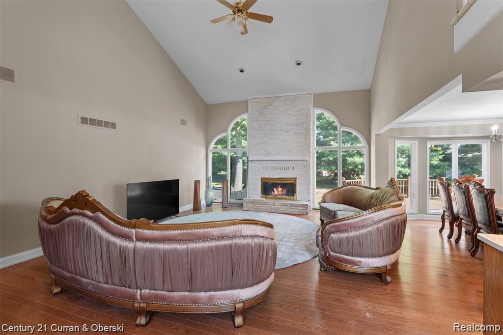 Shelby Charter Township, Michigan, 48317, United States, 4 Bedrooms Bedrooms, ,4 BathroomsBathrooms,Residential,For Sale,2010961