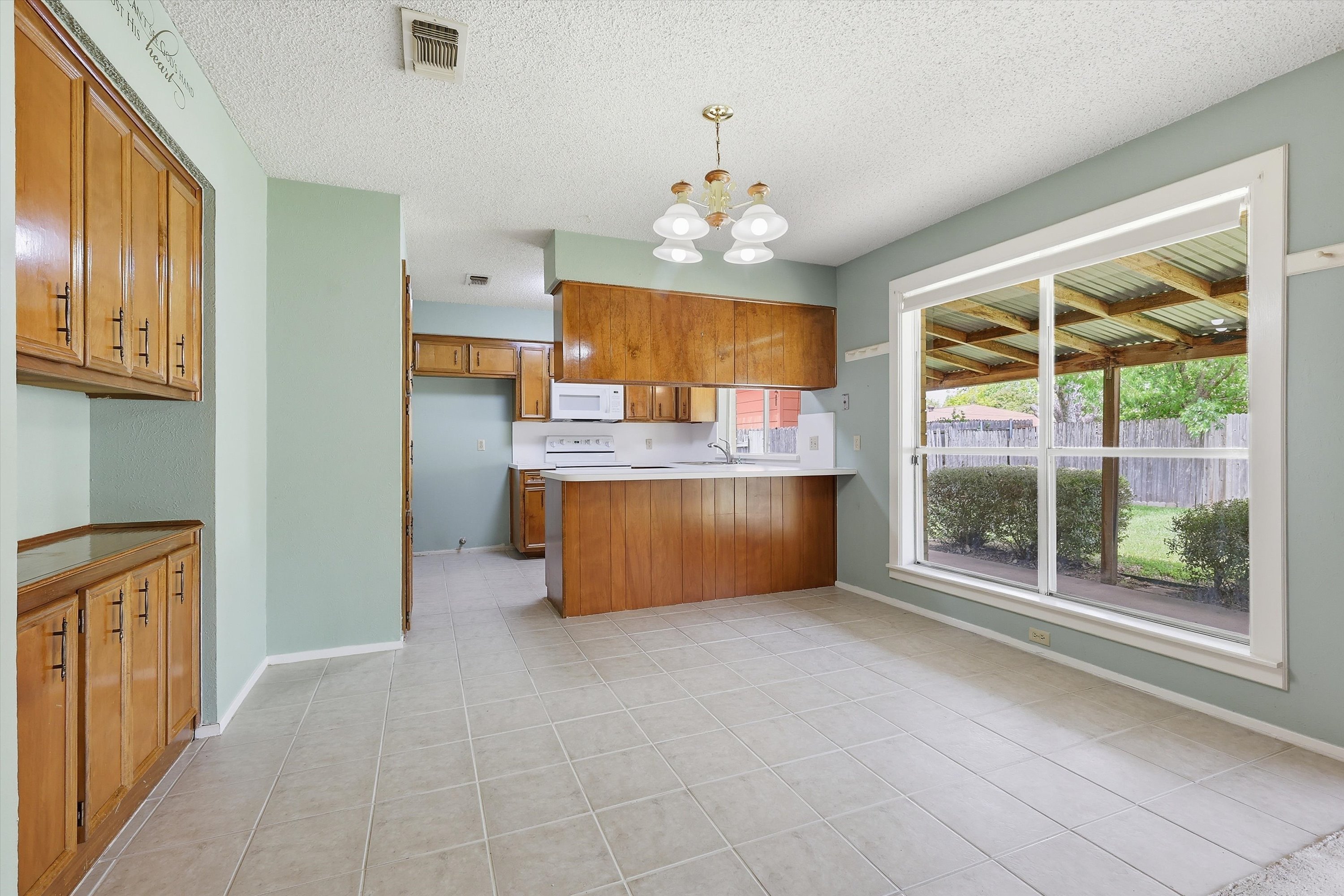 A charming ranch-style home is waiting its next story - 物件實景