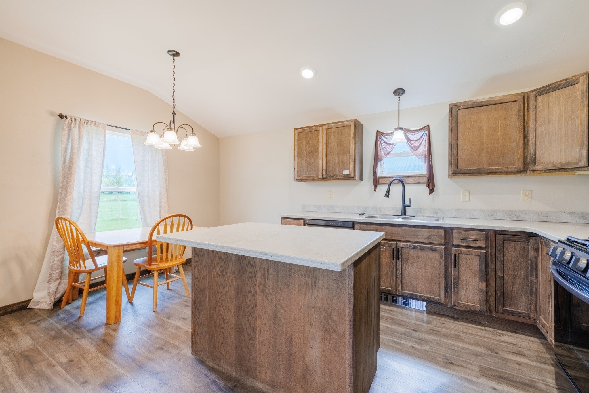 Helena, Montana, 59602, United States, 3 Bedrooms Bedrooms, ,2 BathroomsBathrooms,Residential,For Sale,1837520