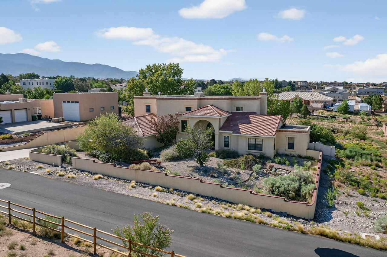 Albuquerque, New Mexico, 87122, United States, 5 Bedrooms Bedrooms, ,5 BathroomsBathrooms,Residential,For Sale,1933221