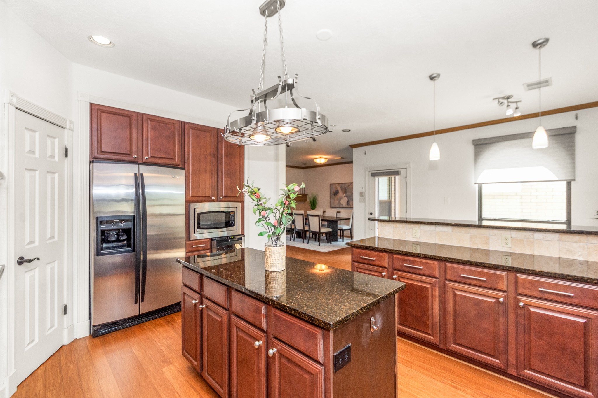 Houston, Texas, 77058, United States, 3 Bedrooms Bedrooms, ,4 BathroomsBathrooms,Residential,For Sale,1924880