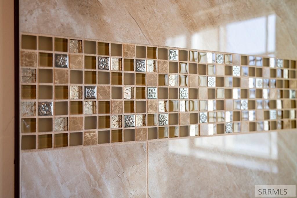 AMMON, Idaho, 83406, United States, 6 Bedrooms Bedrooms, ,3 BathroomsBathrooms,Residential,For Sale,2014866