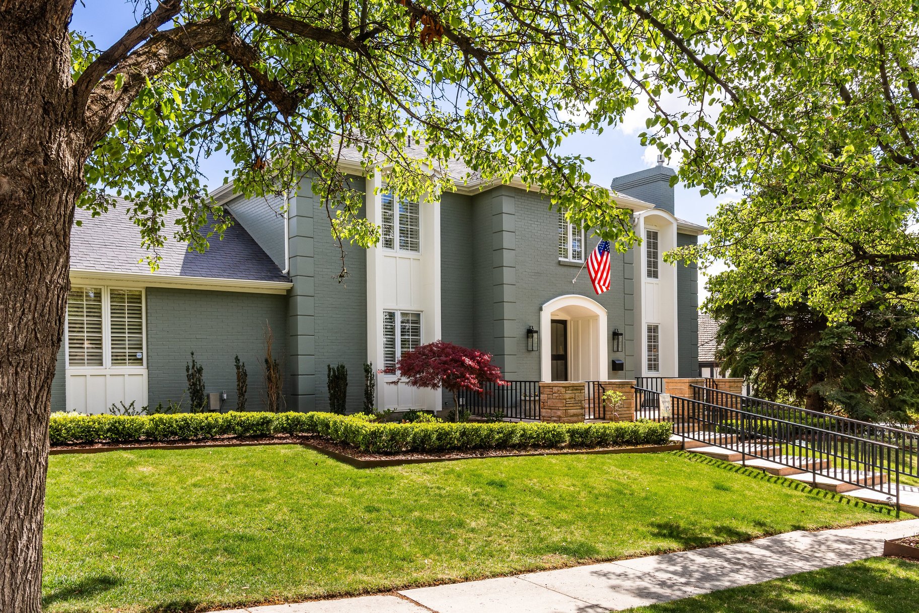  BEAUTIFULLY UPDATED FEDERAL HEIGHTS TWO STORY HOME - 物件實景