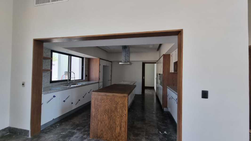 LA LOMA, Torreón, Coahuila de Zaragoza, 27405, Mexico, 4 Bedrooms Bedrooms, ,4 BathroomsBathrooms,Residential,For Sale,LA LOMA,1628012