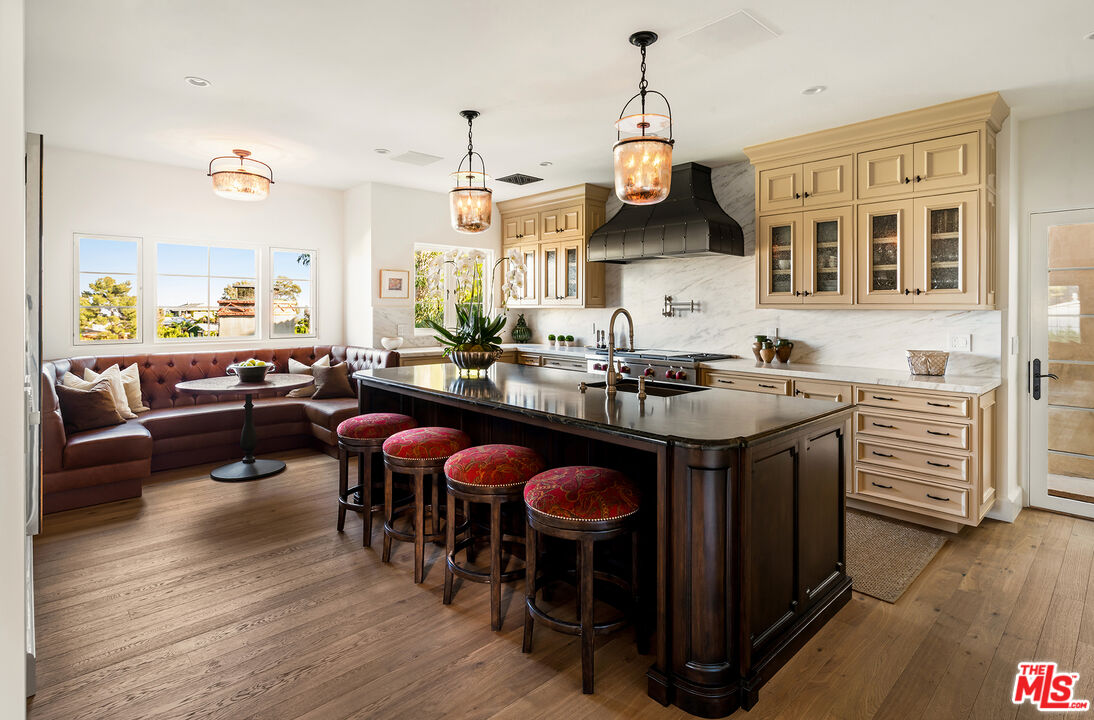 Los Angeles, California, 90068, United States, 4 Bedrooms Bedrooms, ,5 BathroomsBathrooms,Residential,For Sale,1910908