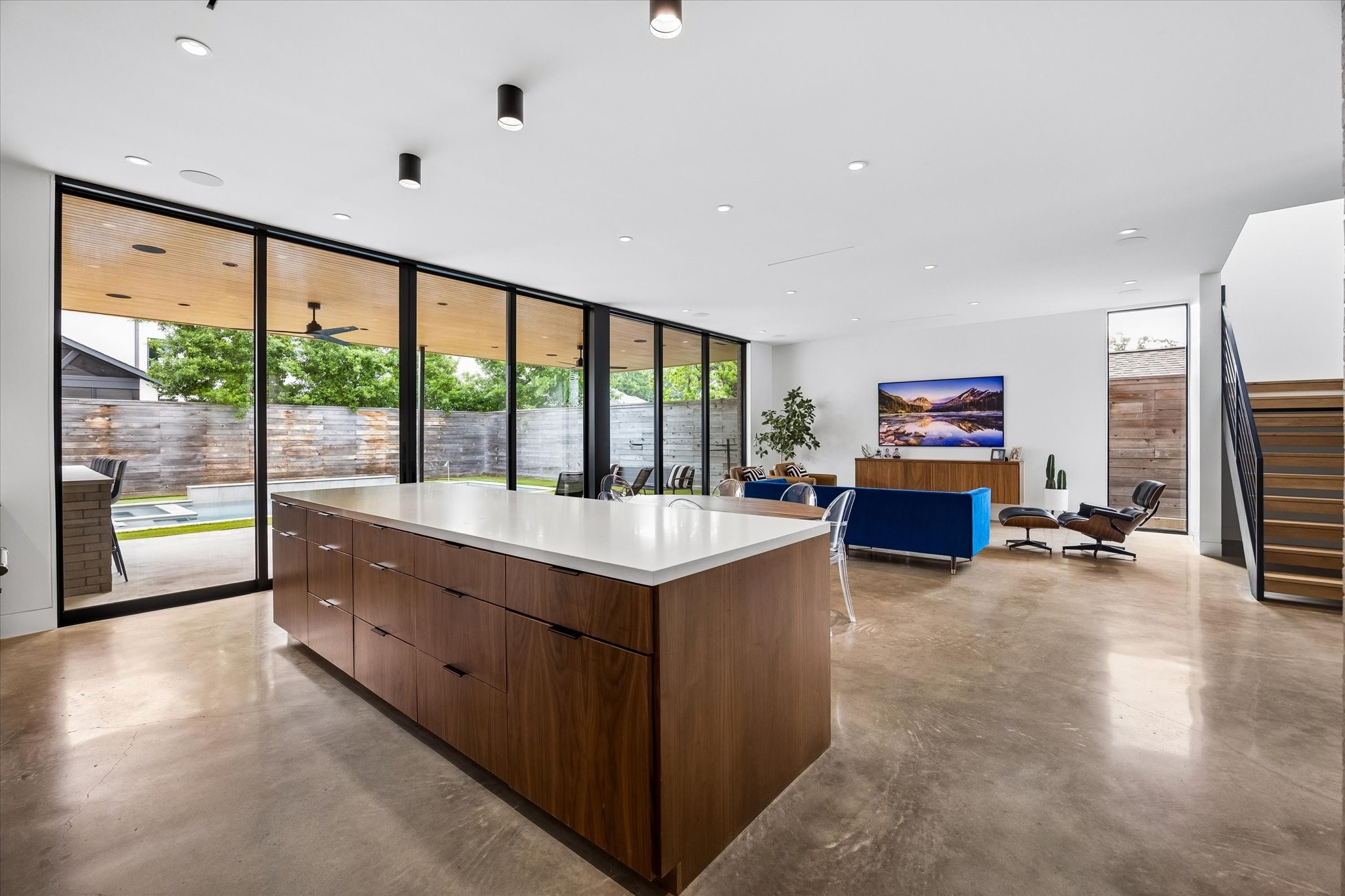  1726 Viking Drive - 物件實景
