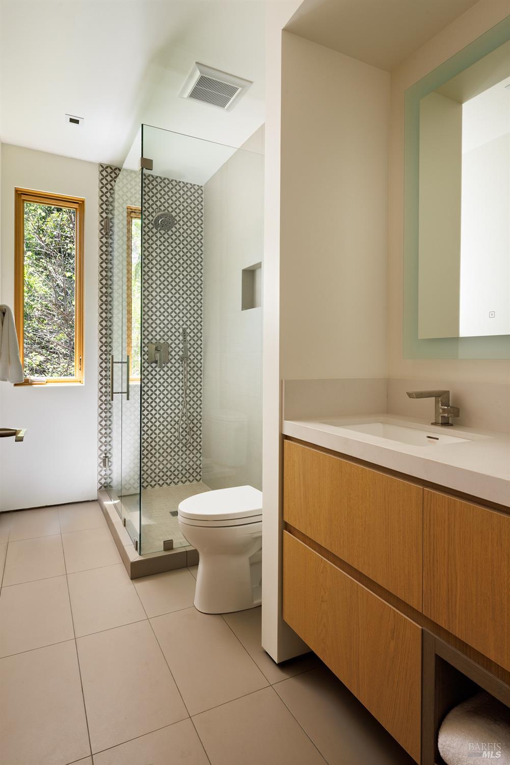Mill Valley, California, 94941, United States, 5 Bedrooms Bedrooms, ,6 BathroomsBathrooms,Residential,For Sale,1913186