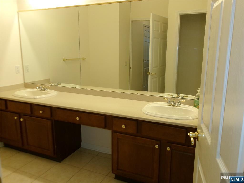 Wayne, New Jersey, 07470, United States, 2 Bedrooms Bedrooms, ,2 BathroomsBathrooms,Residential,For Sale,1955616