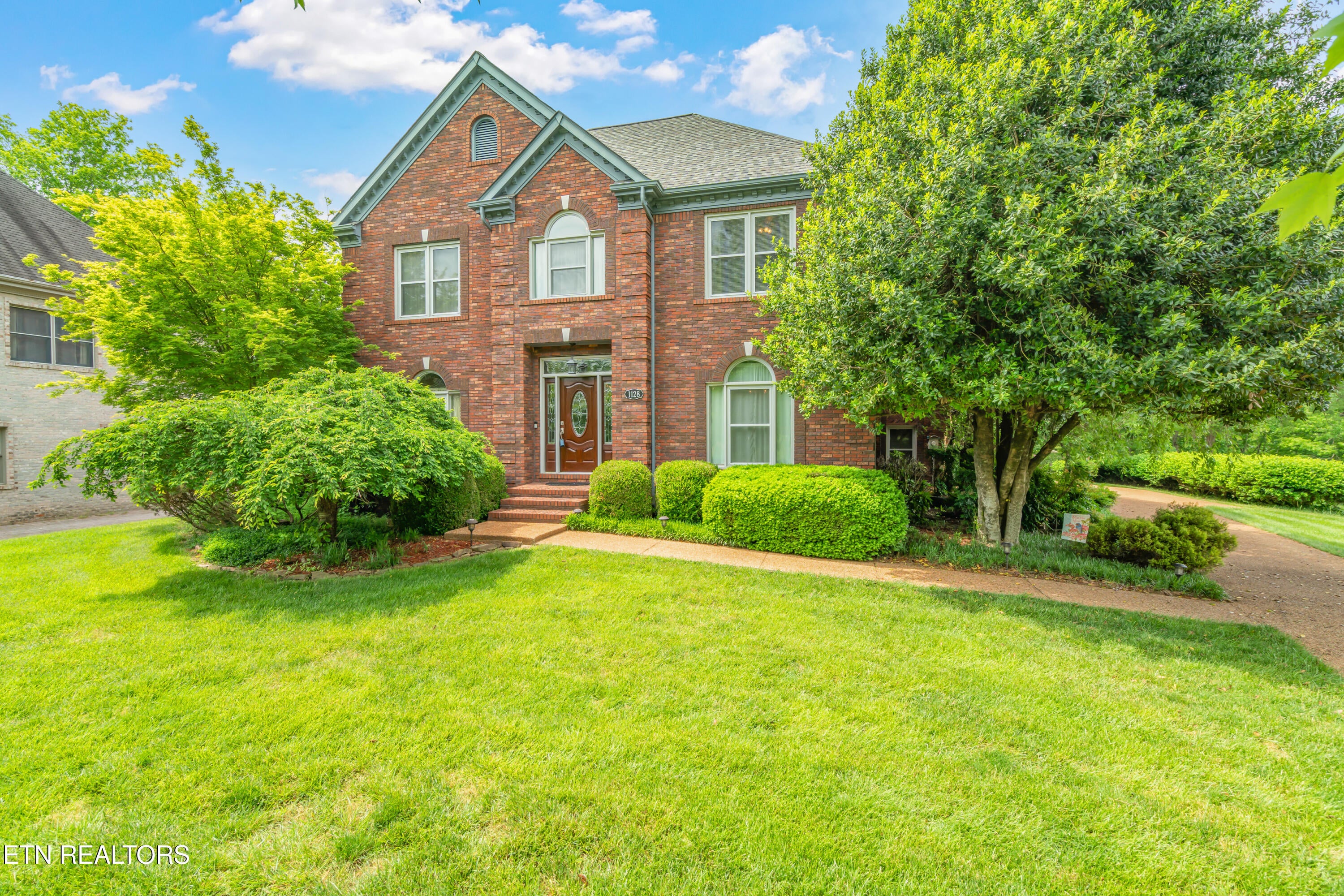Kingston, Tennessee, 37763, United States, 3 Bedrooms Bedrooms, ,3 BathroomsBathrooms,Residential,For Sale,1762523