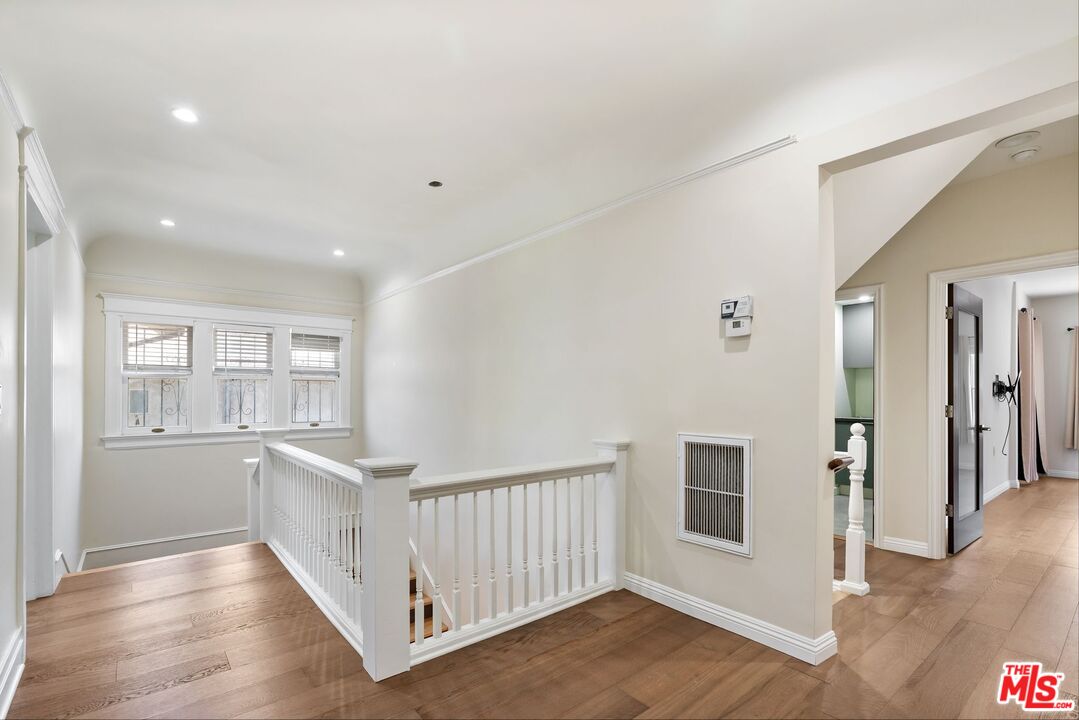 Los Angeles, California, 90006, United States, 7 Bedrooms Bedrooms, ,6 BathroomsBathrooms,Residential,For Sale,1848318