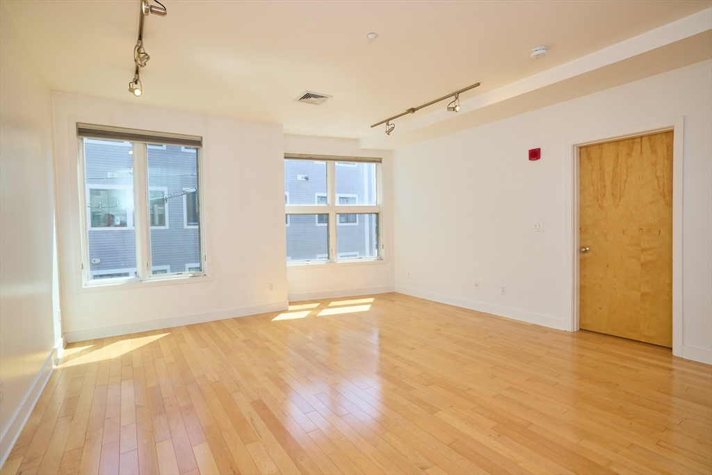 Cambridge, Massachusetts, 02138, United States, 1 Bedroom Bedrooms, ,1 BathroomBathrooms,Residential,For Sale,1847037