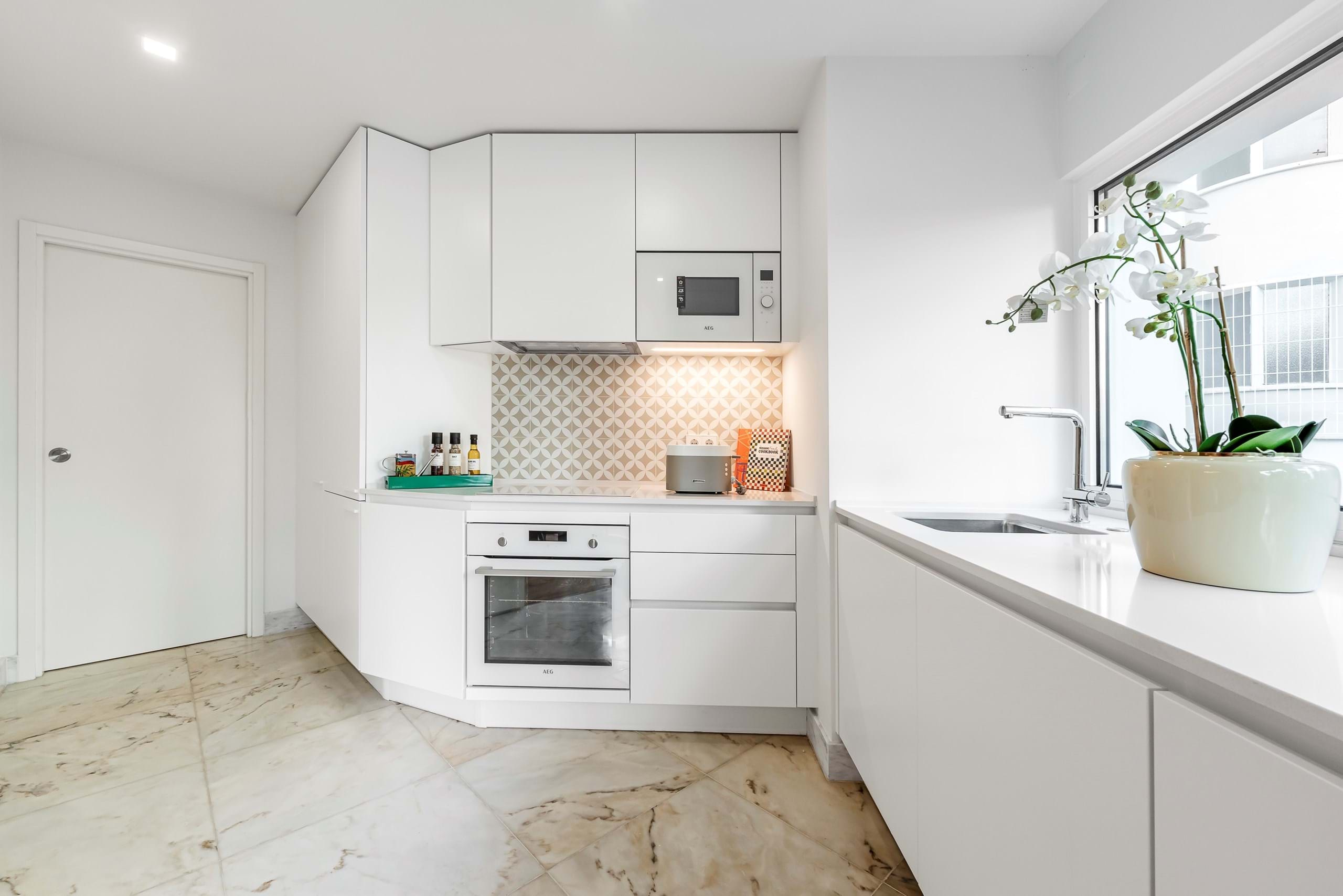 Lisboa, Lisbon, 1200-109, PT, 2 Bedrooms Bedrooms, ,3 BathroomsBathrooms,Residential,For Sale,1838032