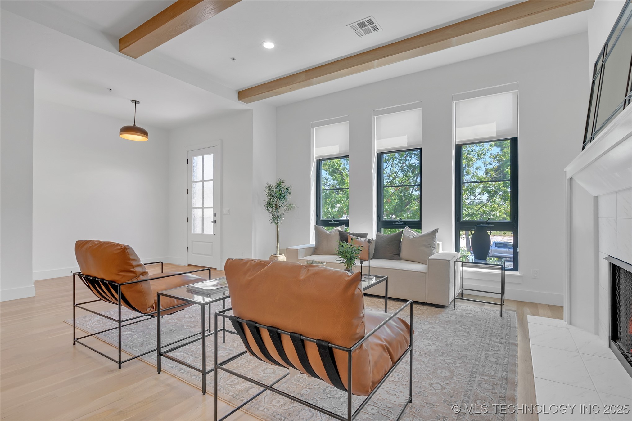 Tulsa, Oklahoma, 74120, United States, 3 Bedrooms Bedrooms, ,3 BathroomsBathrooms,Residential,For Sale,1989379