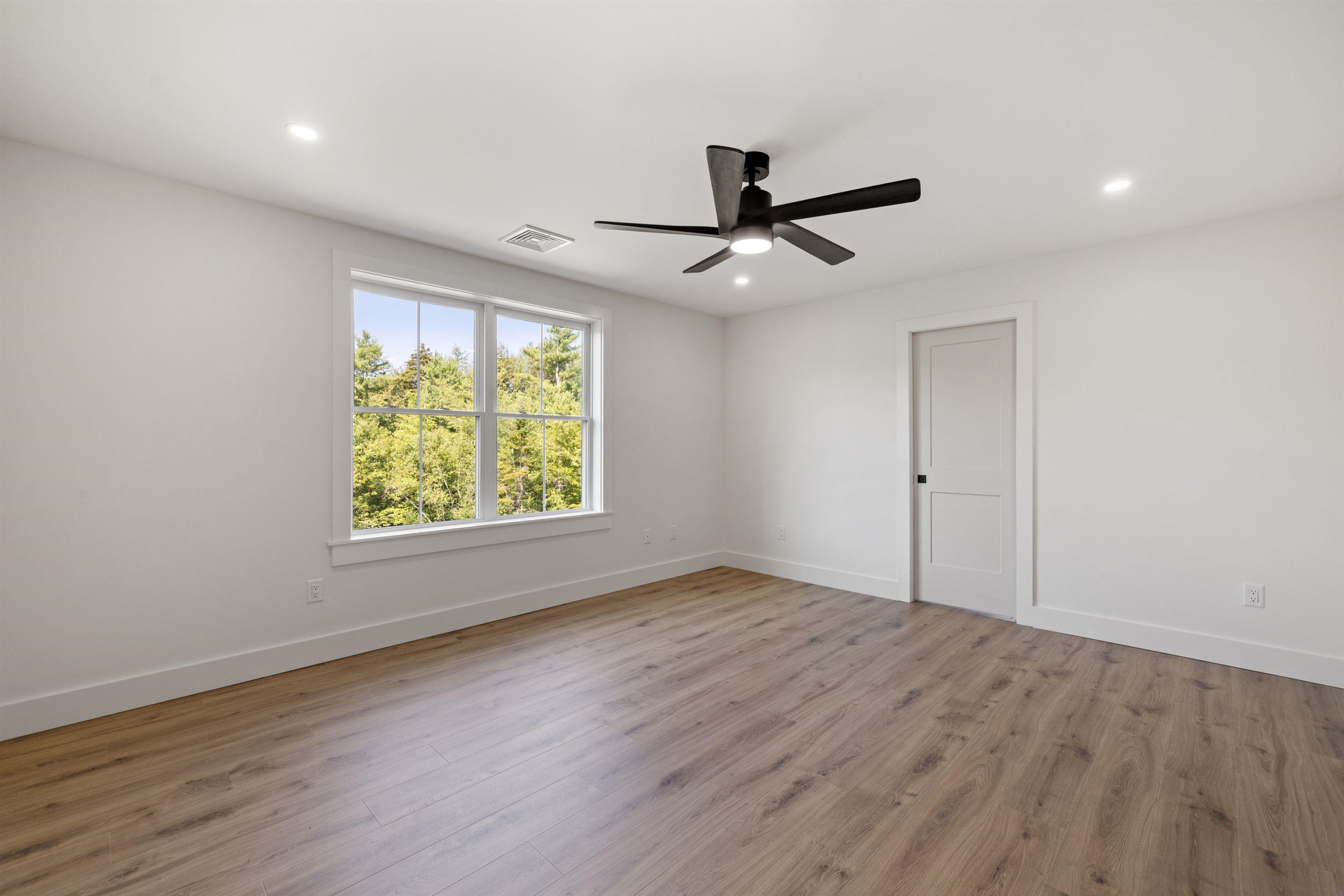 Sunapee, New Hampshire, 03782, United States, 4 Bedrooms Bedrooms, ,3 BathroomsBathrooms,Residential,For Sale,1918576