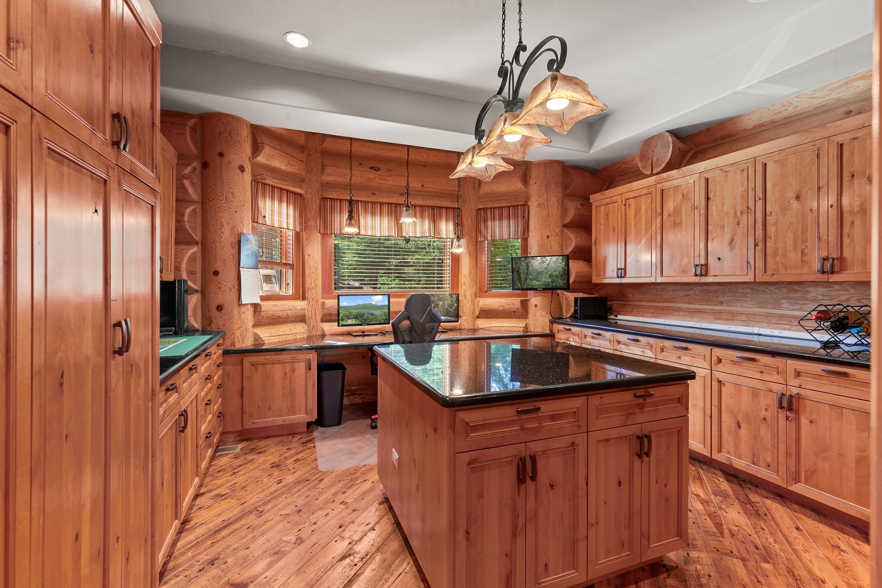  Log Estate overlooking Lake Coeur d