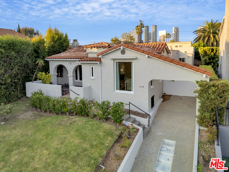 Los Angeles, California, 90025, United States, 5 Bedrooms Bedrooms, ,4 BathroomsBathrooms,Residential,For Sale,1934353