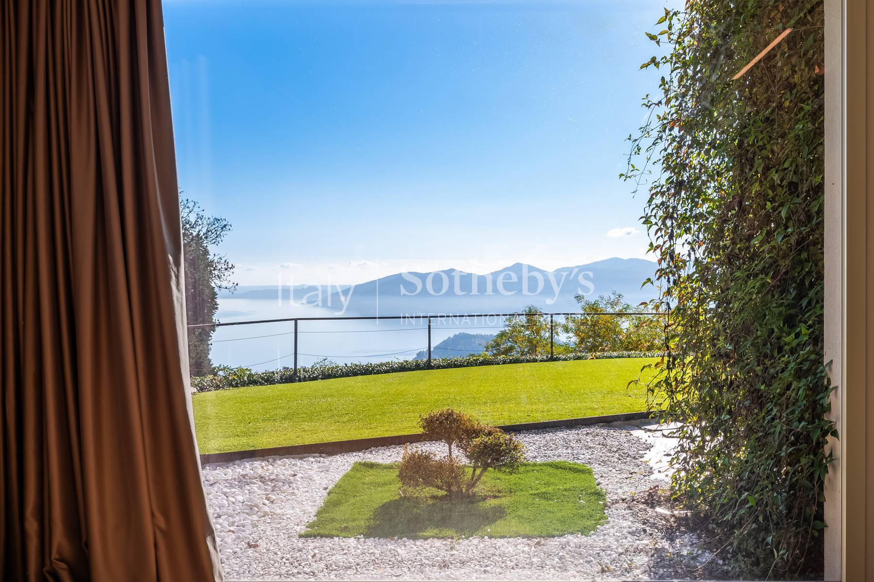  Exclusive modern villa with panoramic lake views and spa - 物件實景