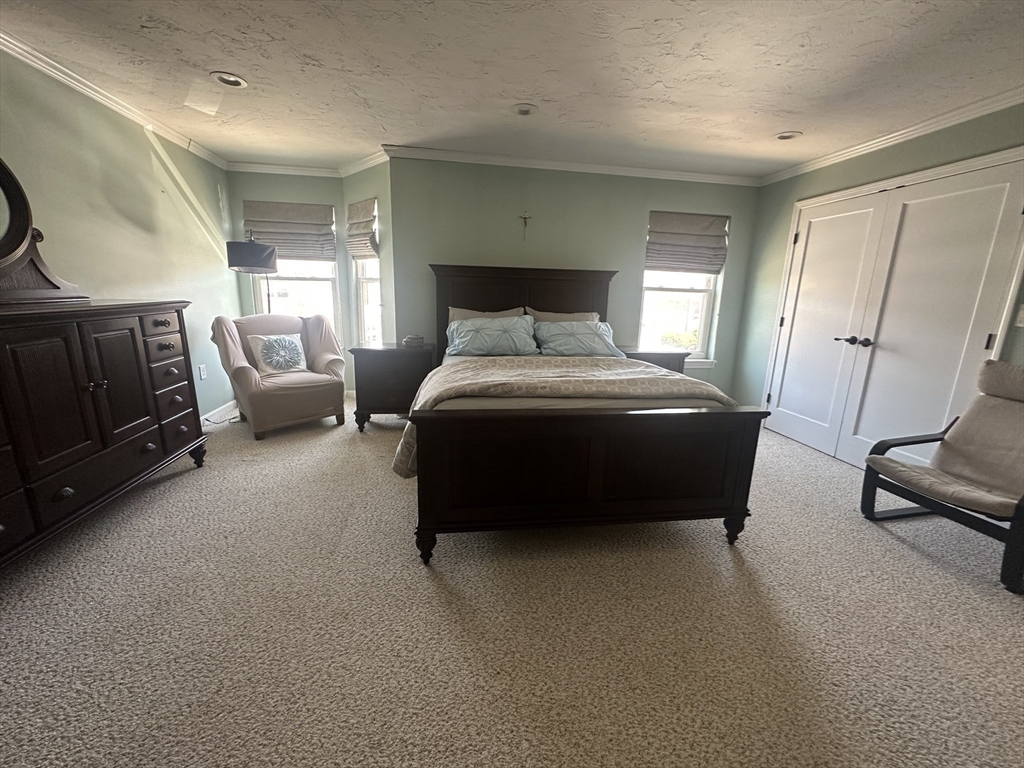 Quincy, Massachusetts, 02171, United States, 2 Bedrooms Bedrooms, ,3 BathroomsBathrooms,Residential,For Sale,1866744