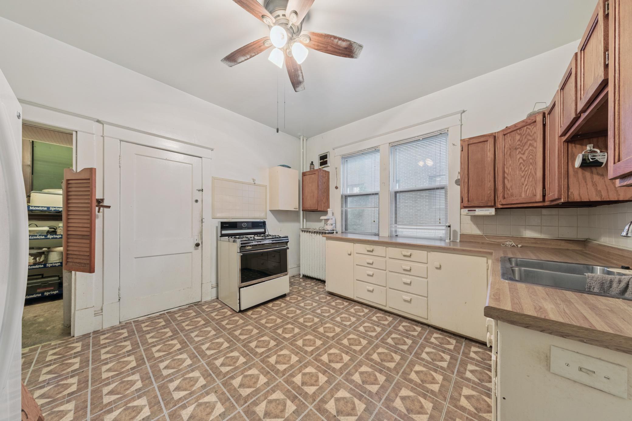 Saint Paul, Minnesota, 55104, United States, ,Residential,For Sale,1932616