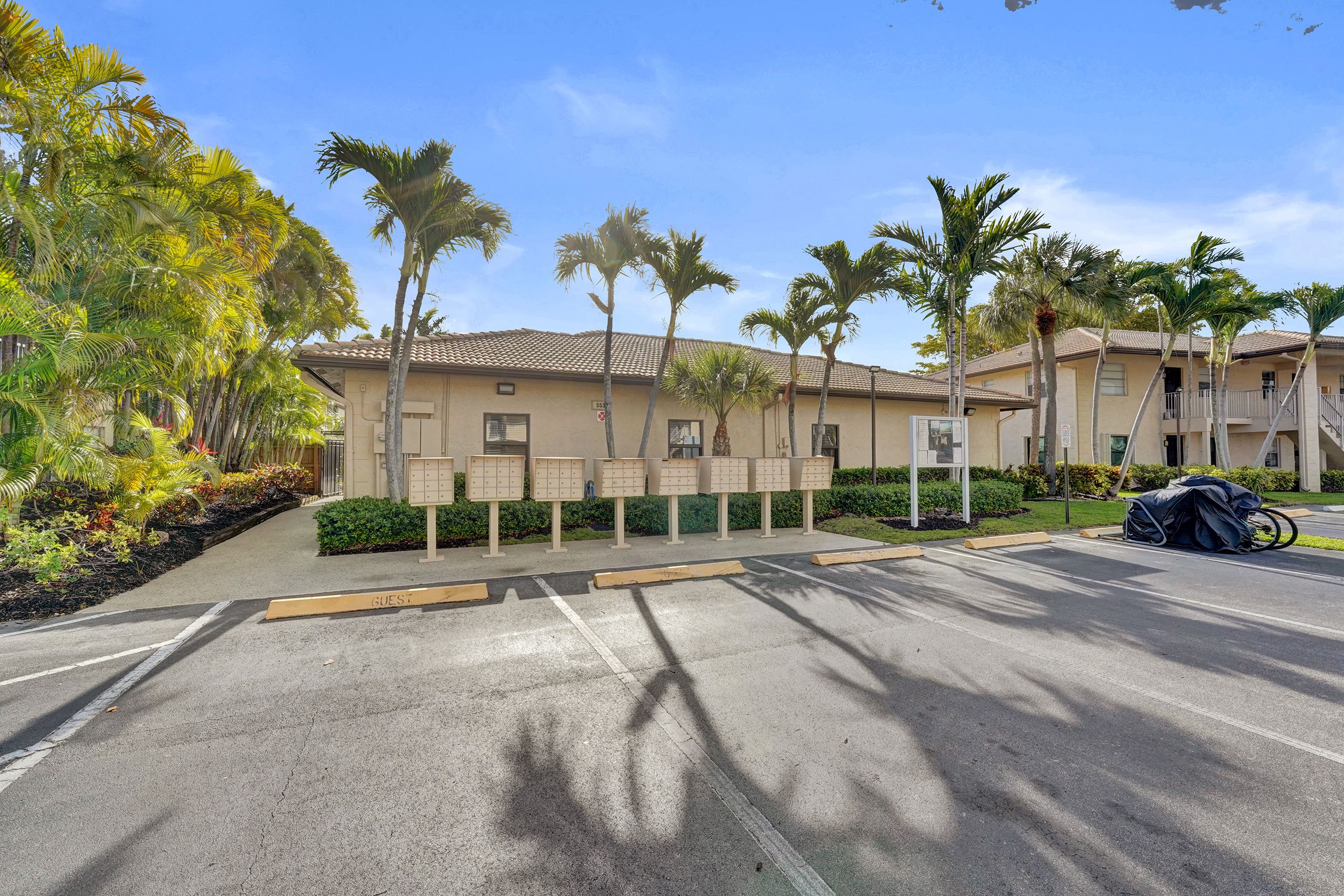  5531 Lakeside Drive, Margate, FL, 33063 - 物件實景