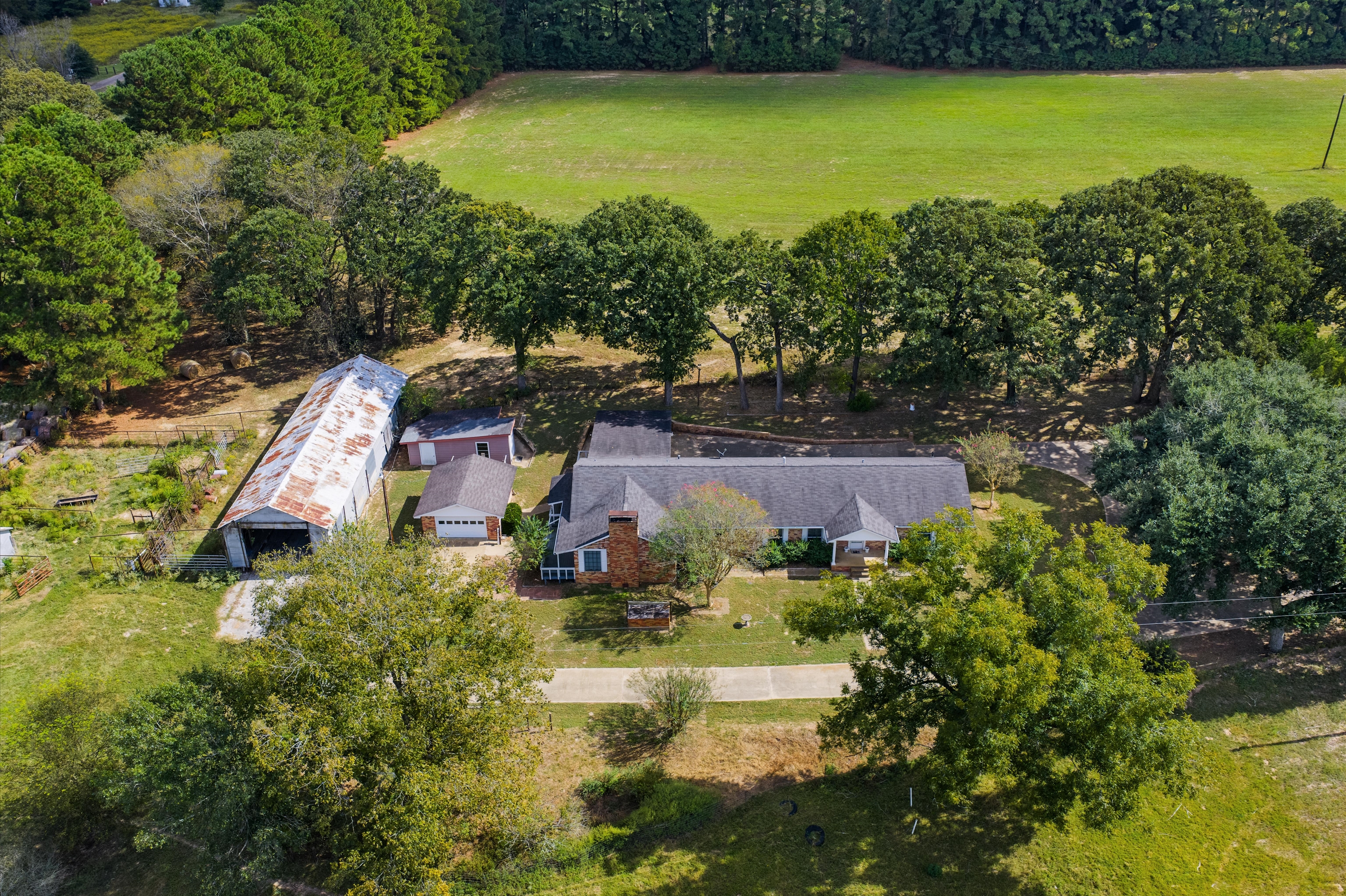 Henderson, Texas, 75654, United States, 3 Bedrooms Bedrooms, ,2 BathroomsBathrooms,Residential,For Sale,1983908