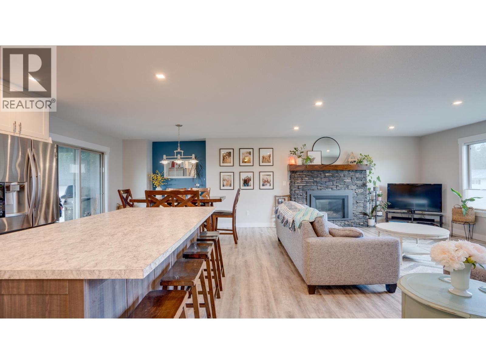 ARMSTRONG, British Columbia, V4Y 0B3, CA, 4 Bedrooms Bedrooms, ,2 BathroomsBathrooms,Residential,For Sale,1950406