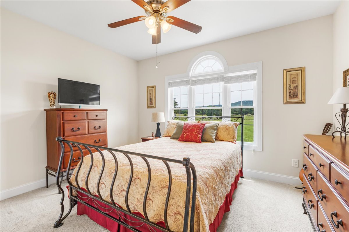 Winchester, Tennessee, 37398, United States, 4 Bedrooms Bedrooms, ,2 BathroomsBathrooms,Residential,For Sale,1921635