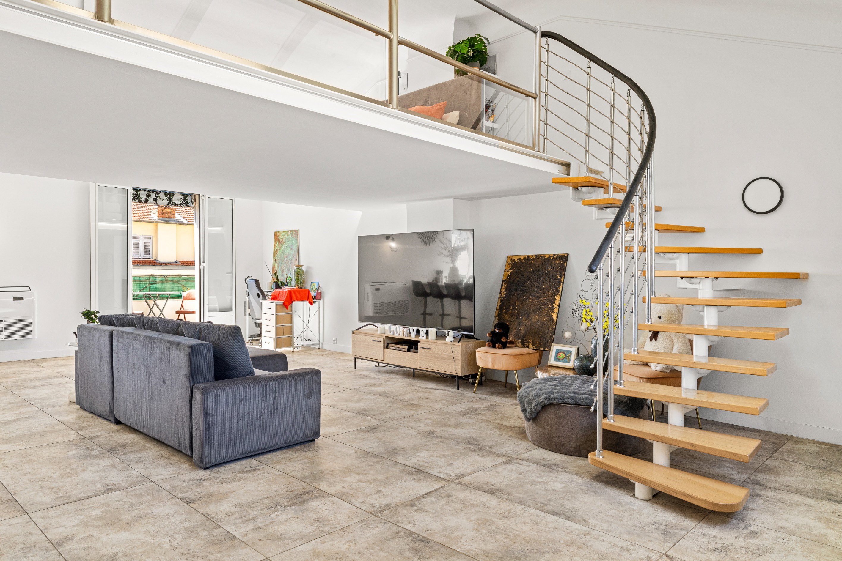  Notre-Dame – Characterful Loft with mezzanine and open city views - 物件實景