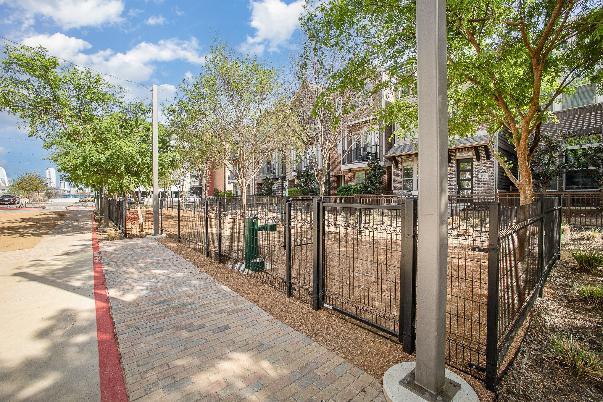 Dallas, Texas, 75212, United States, 3 Bedrooms Bedrooms, ,4 BathroomsBathrooms,Residential,For Sale,1760798