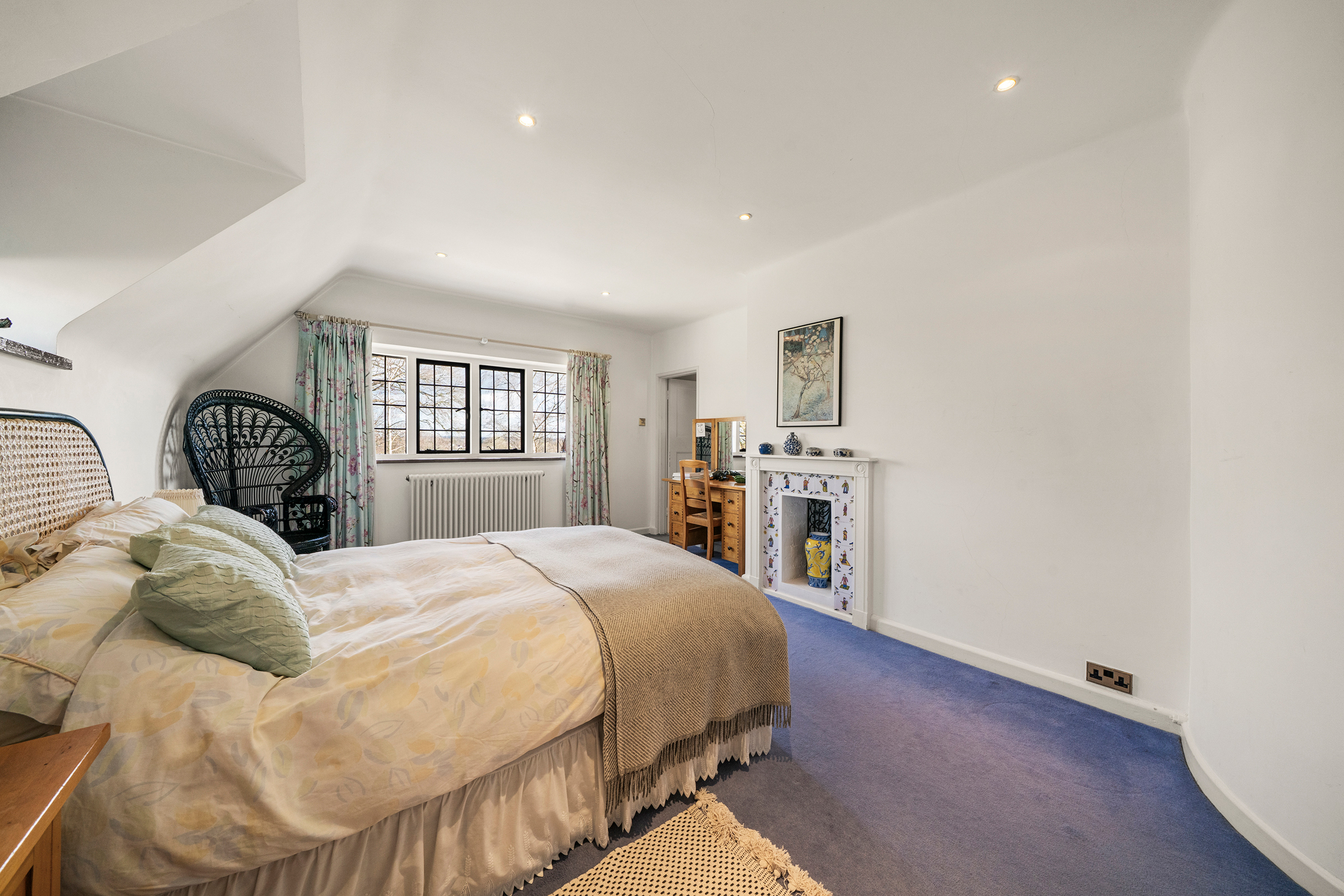  A Handsome House on One of Esher’s Most Coveted Private Roads - 物件實景