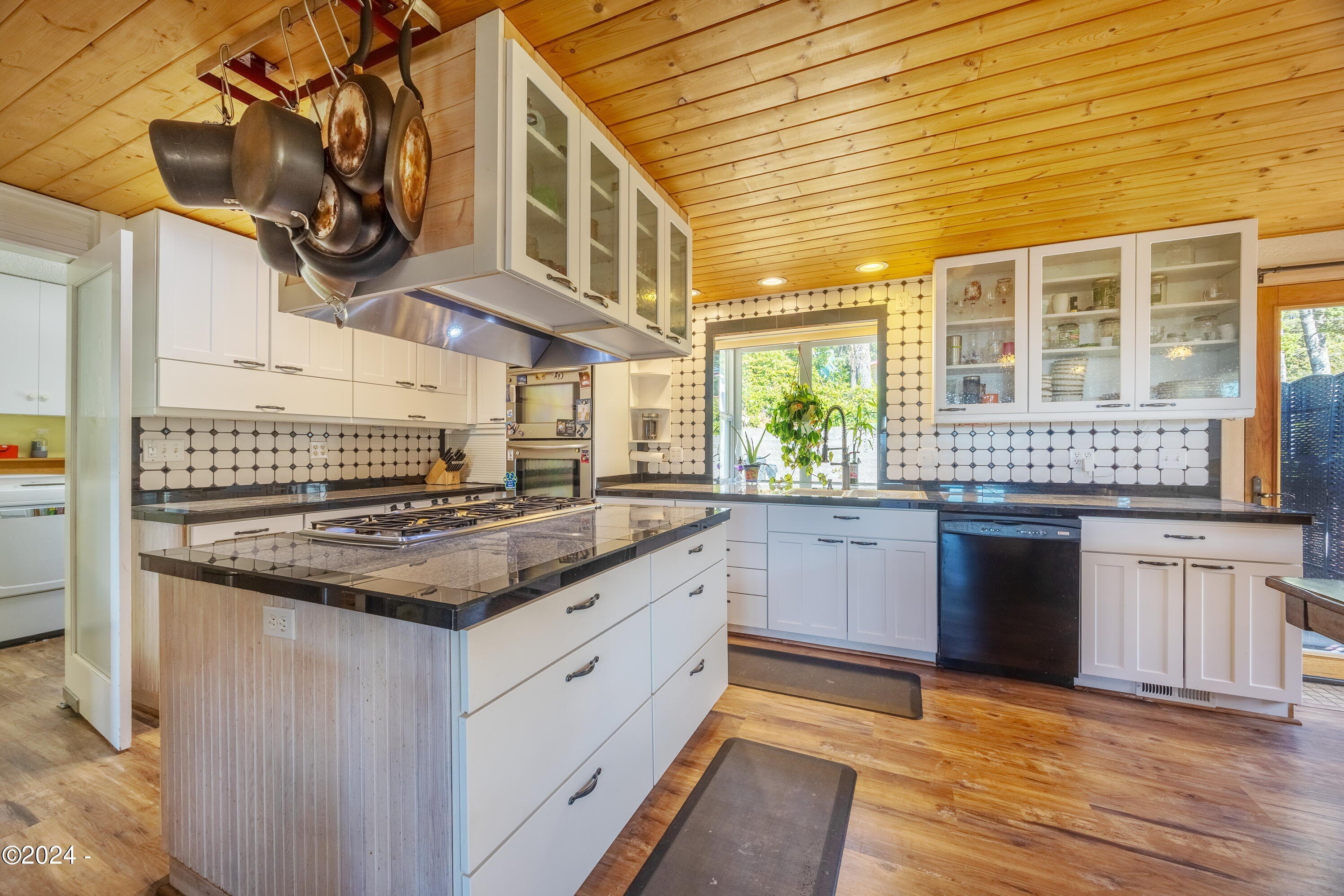 850 SE 31st, Lincoln City, Oregon, 97367, United States, 4 Bedrooms Bedrooms, ,2 BathroomsBathrooms,Residential,For Sale,850 SE 31st,1637852