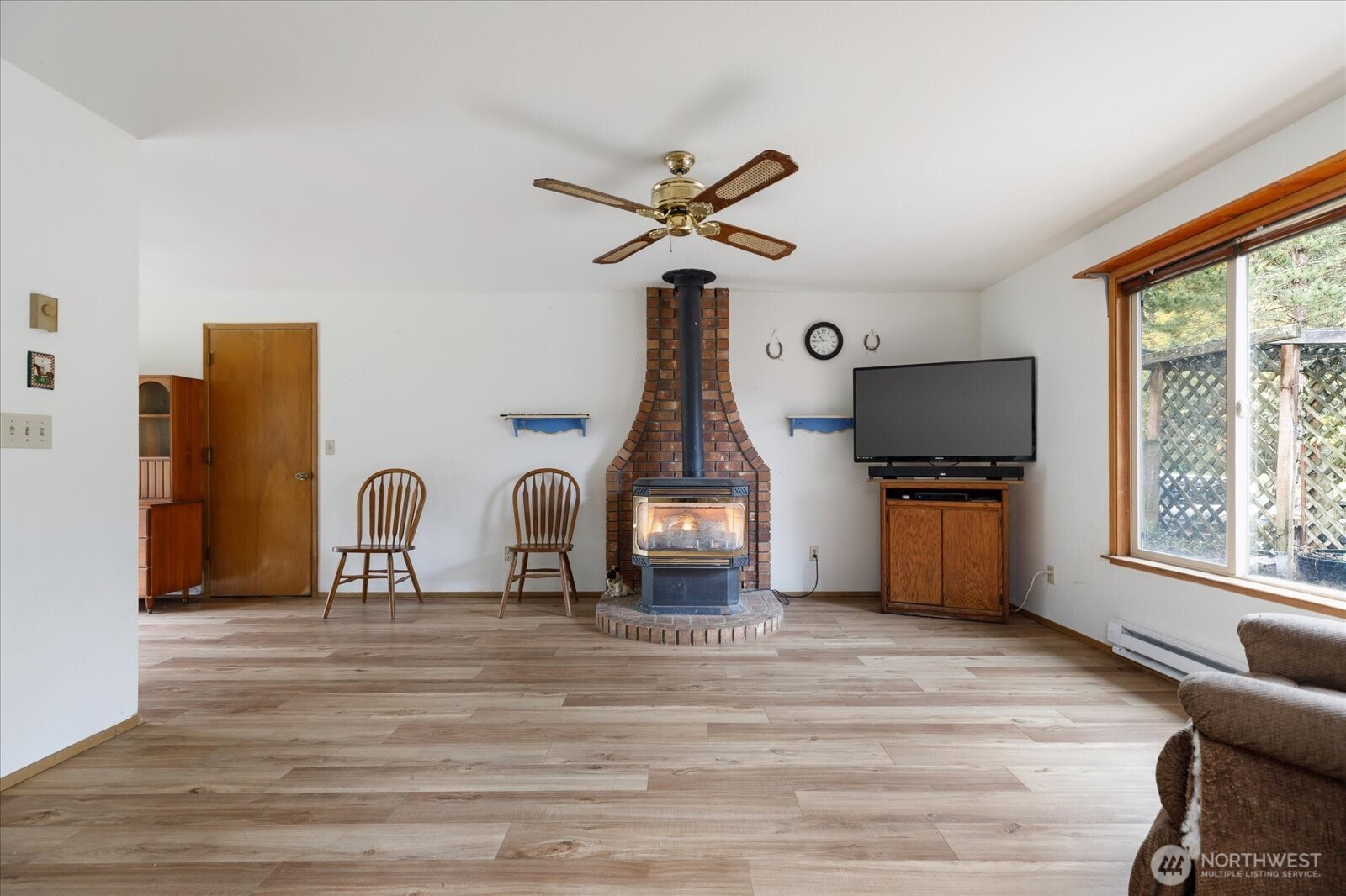 Oak Harbor, Washington, 98277, United States, 3 Bedrooms Bedrooms, ,1 BathroomBathrooms,Residential,For Sale,1995745