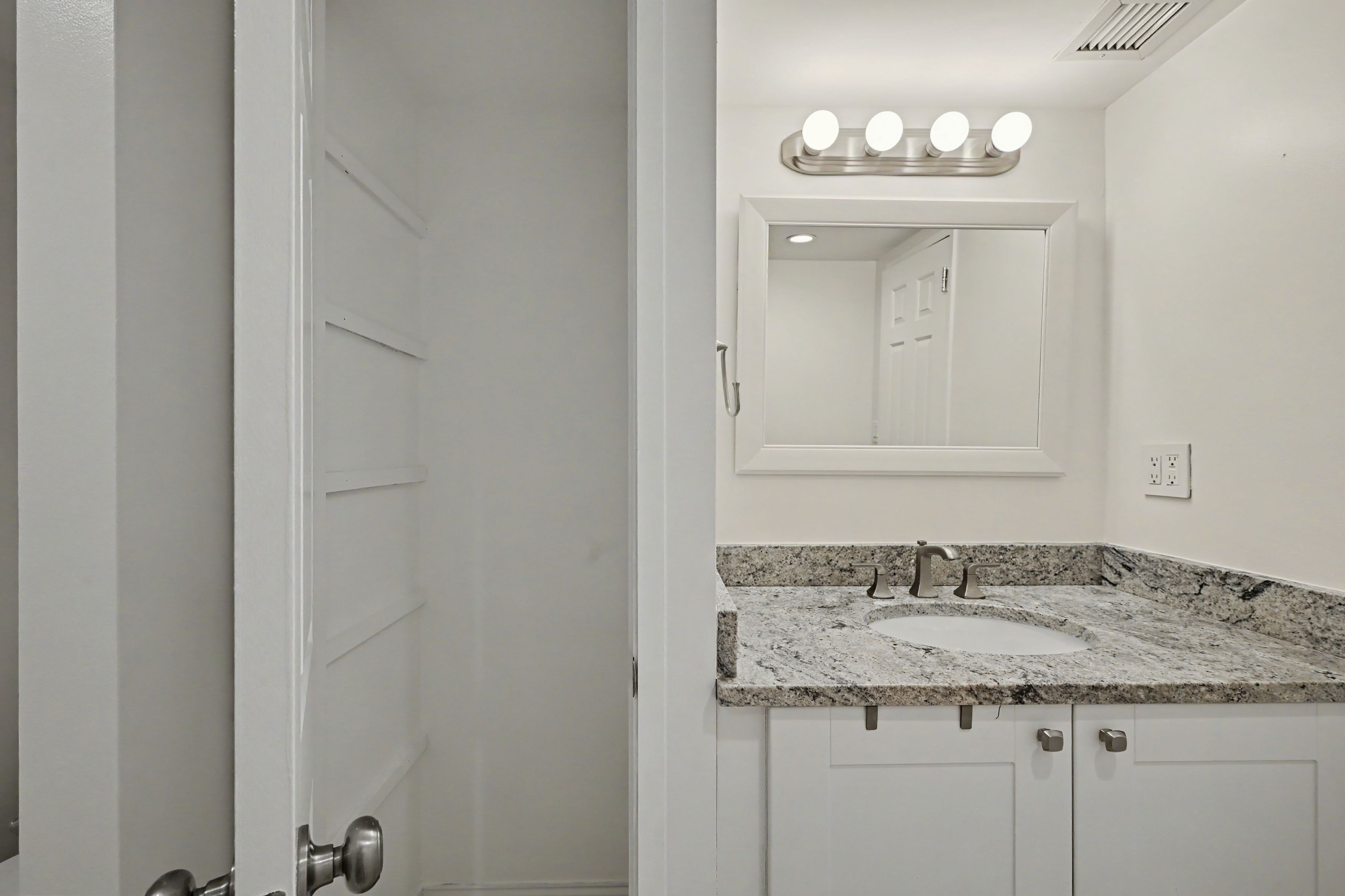  127 Greyrock Place APT 706 - 物件實景