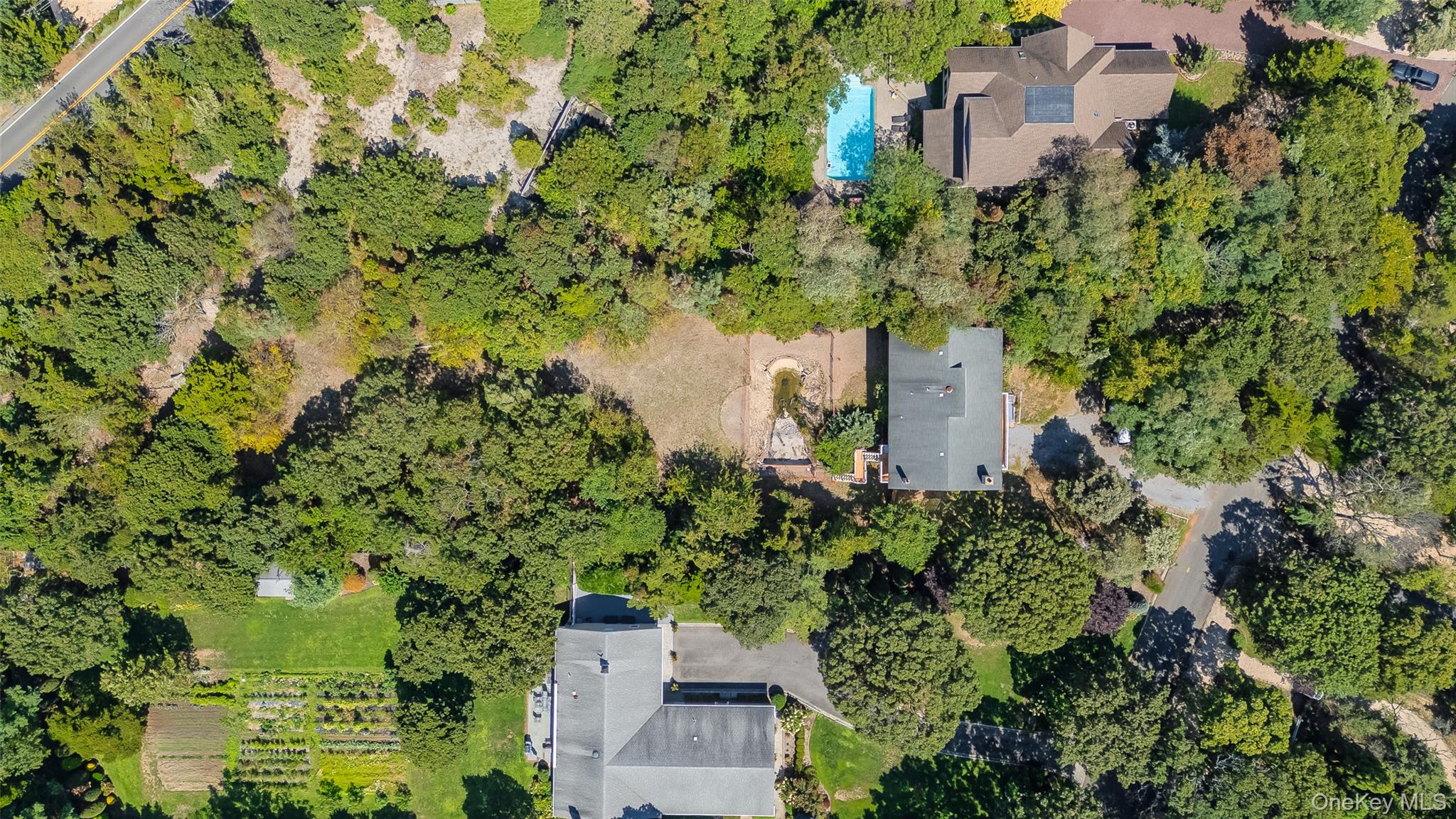 Asharoken, New York, 11768, United States, 4 Bedrooms Bedrooms, ,3 BathroomsBathrooms,Residential,For Sale,1973791