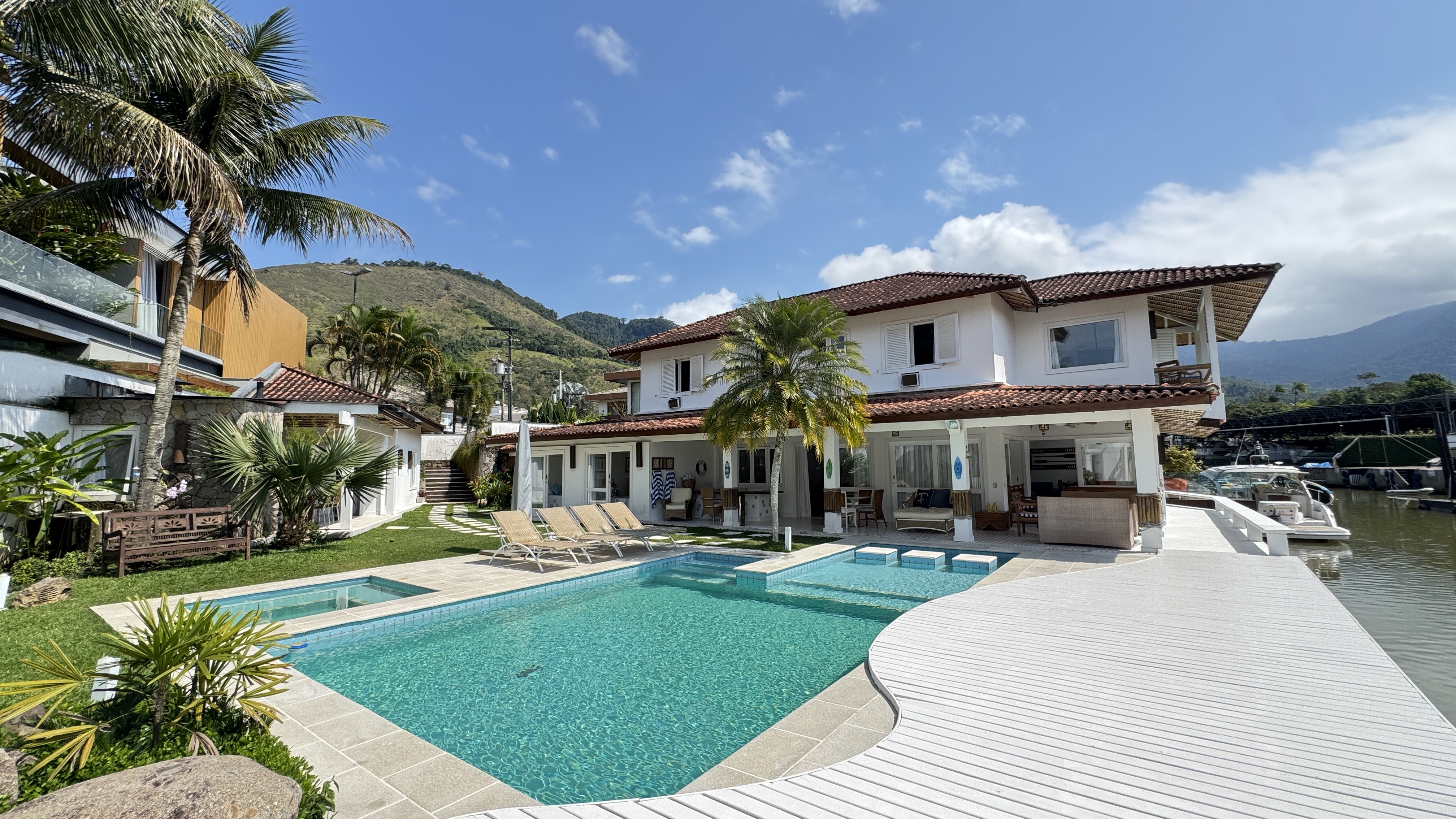  Waterfront residence with private dock for a 50-foot vessel at Porto Frade - 物件實景