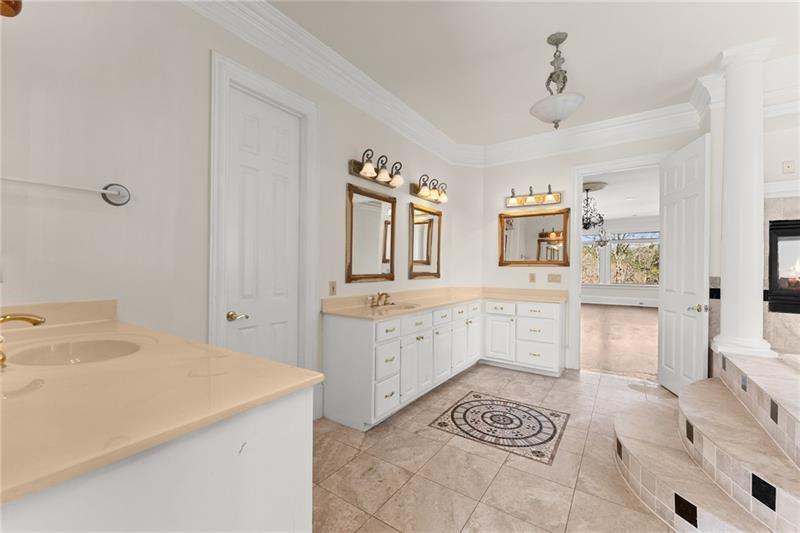 Alpharetta, Georgia, 30005, United States, 10 Bedrooms Bedrooms, ,13 BathroomsBathrooms,Residential,For Sale,1973838