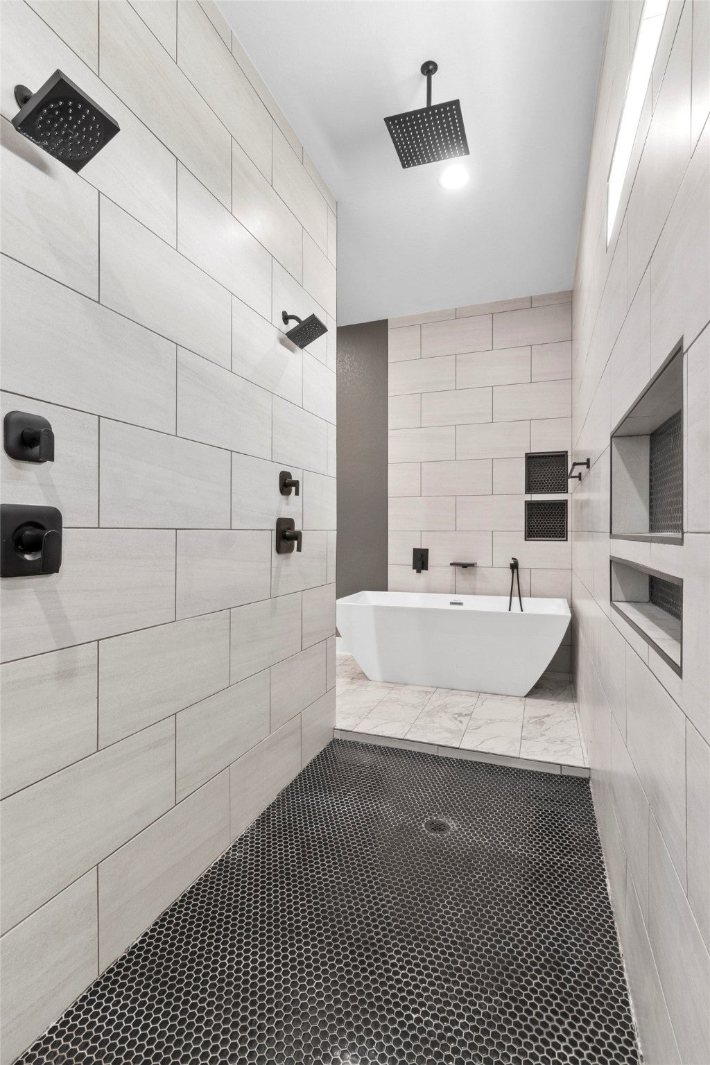 Angleton, Texas, 77515, United States, 4 Bedrooms Bedrooms, ,4 BathroomsBathrooms,Residential,For Sale,1992387