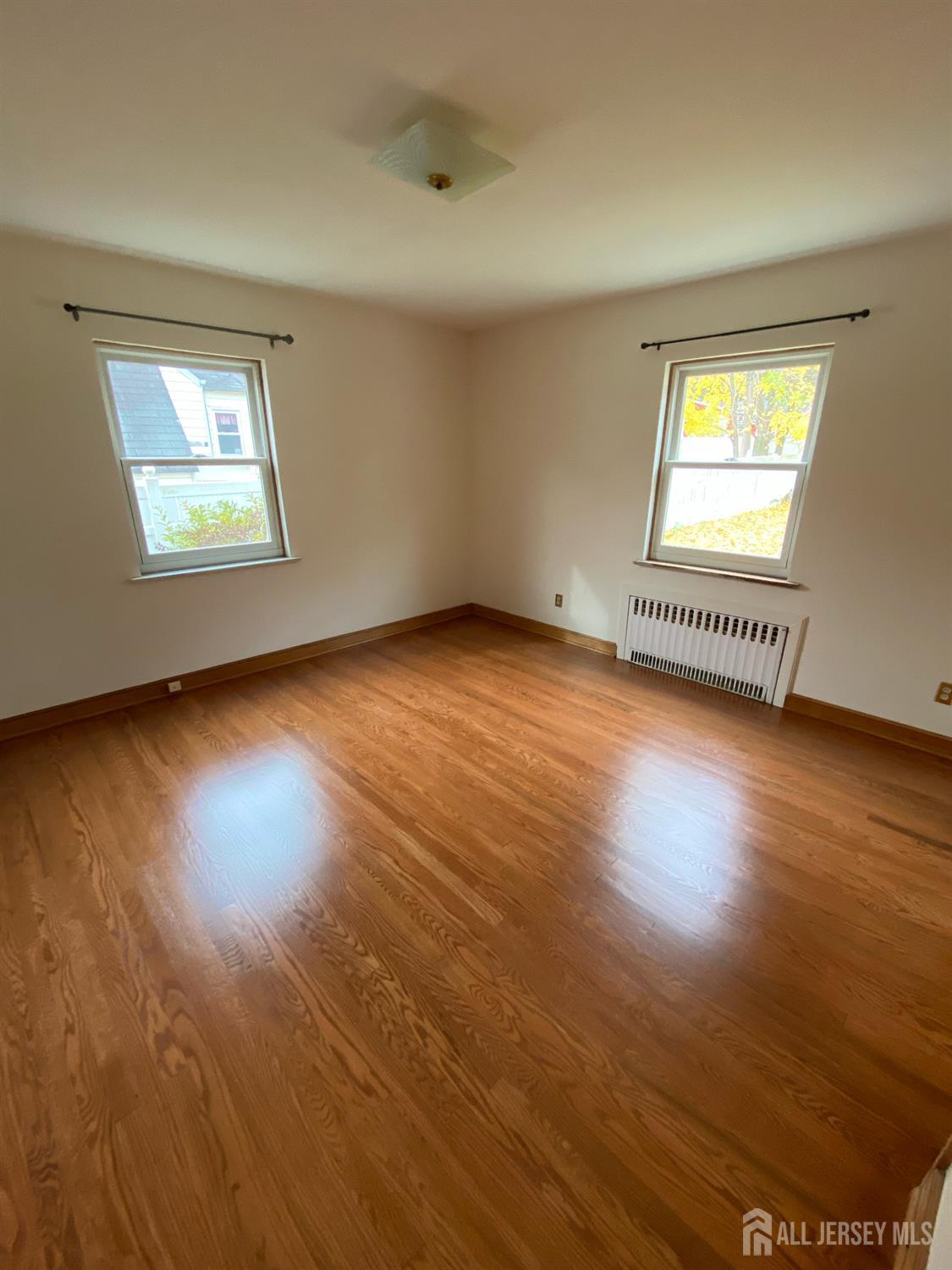 East Brunswick, New Jersey, 08816, United States, 5 Bedrooms Bedrooms, ,2 BathroomsBathrooms,Residential,For Sale,1956516