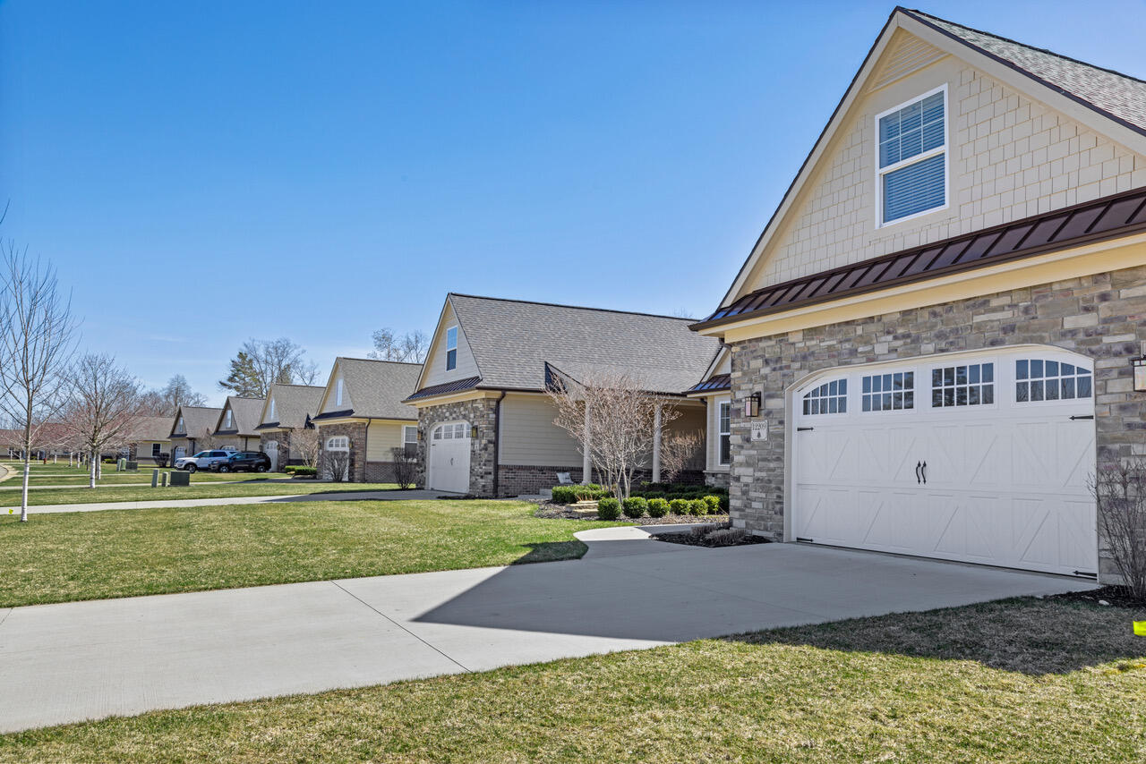 Stanwood, Michigan, 49346, United States, 2 Bedrooms Bedrooms, ,3 BathroomsBathrooms,Residential,For Sale,1812728