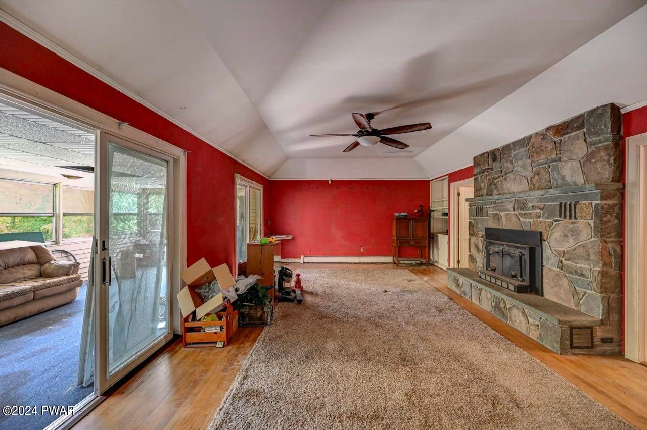 Hawley, Pennsylvania, 18428, United States, 5 Bedrooms Bedrooms, ,4 BathroomsBathrooms,Residential,For Sale,1979290