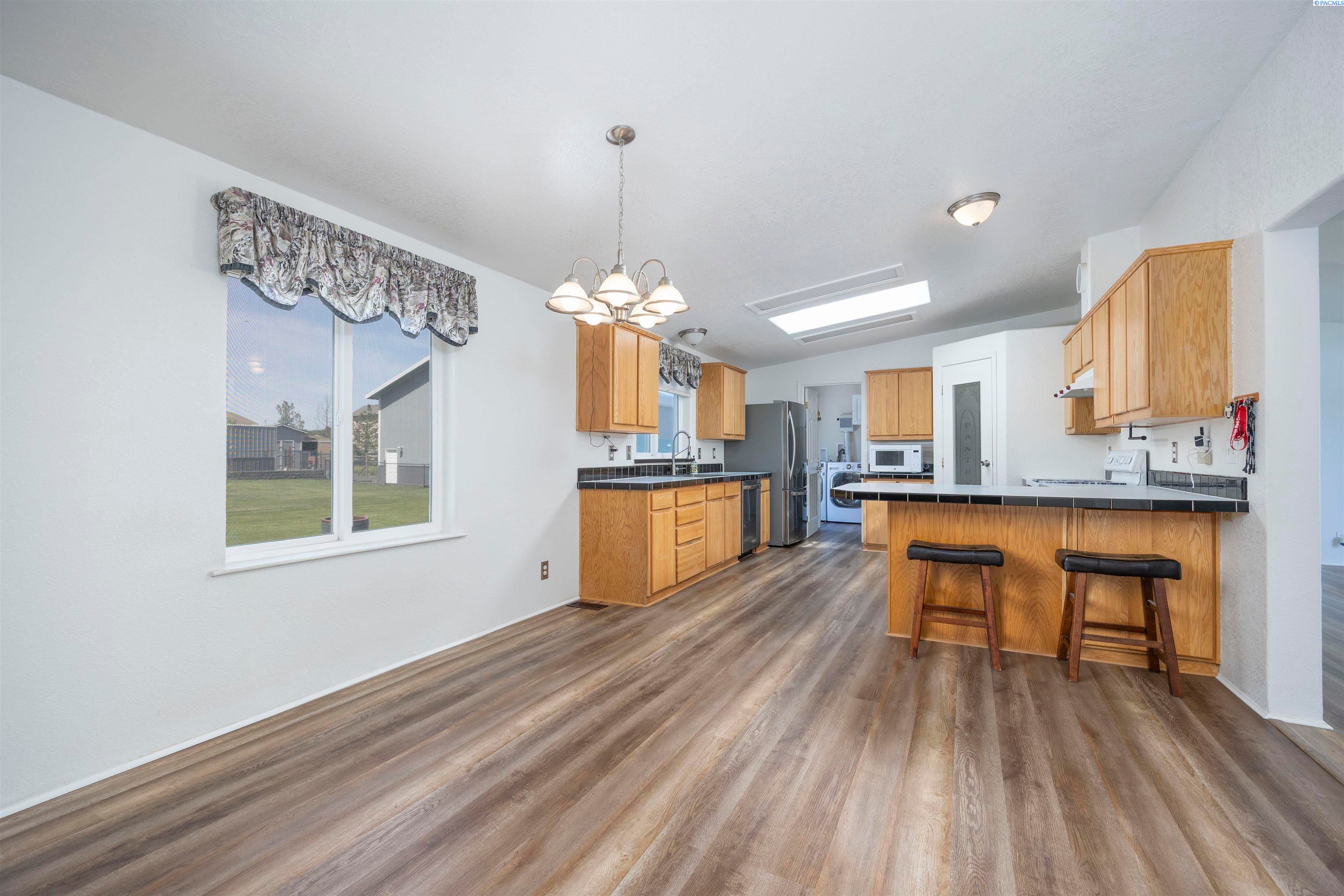 Benton City, Washington, 99320, United States, 3 Bedrooms Bedrooms, ,2 BathroomsBathrooms,Residential,For Sale,1983033